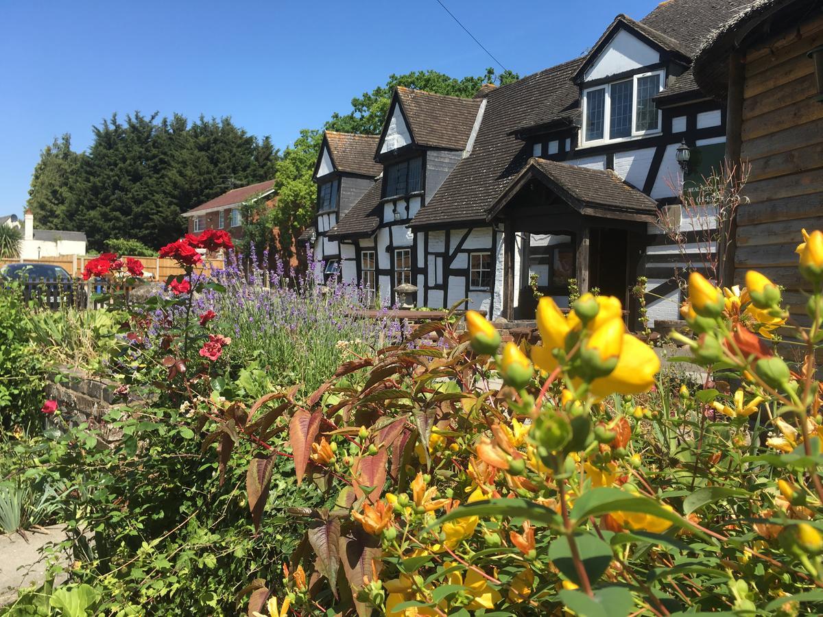 The Thatch Inn Gloucester Exterior foto